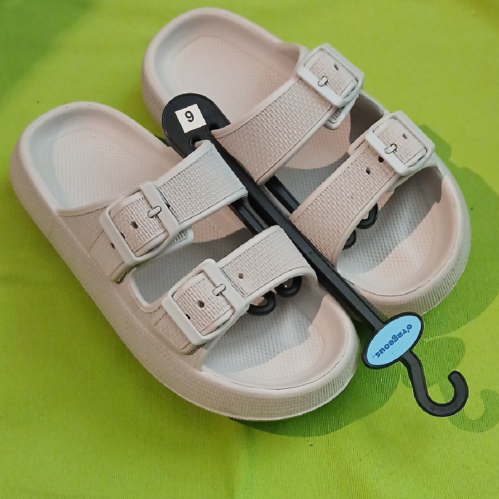 O rageous Light Gray Double Buckle Cushion Slide for Women Size 6